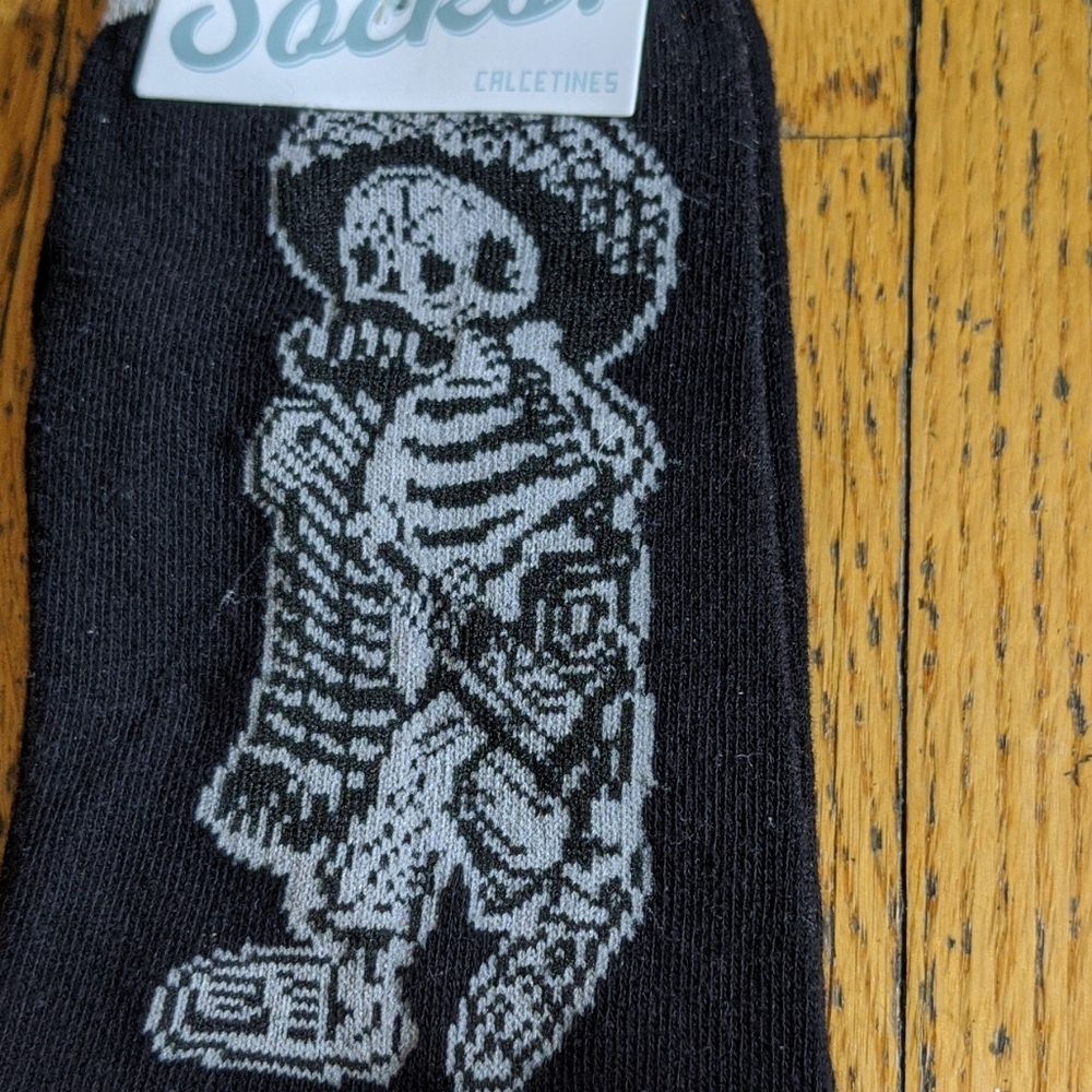 NWT Day of the Dead Socks - Picture 5 of 5